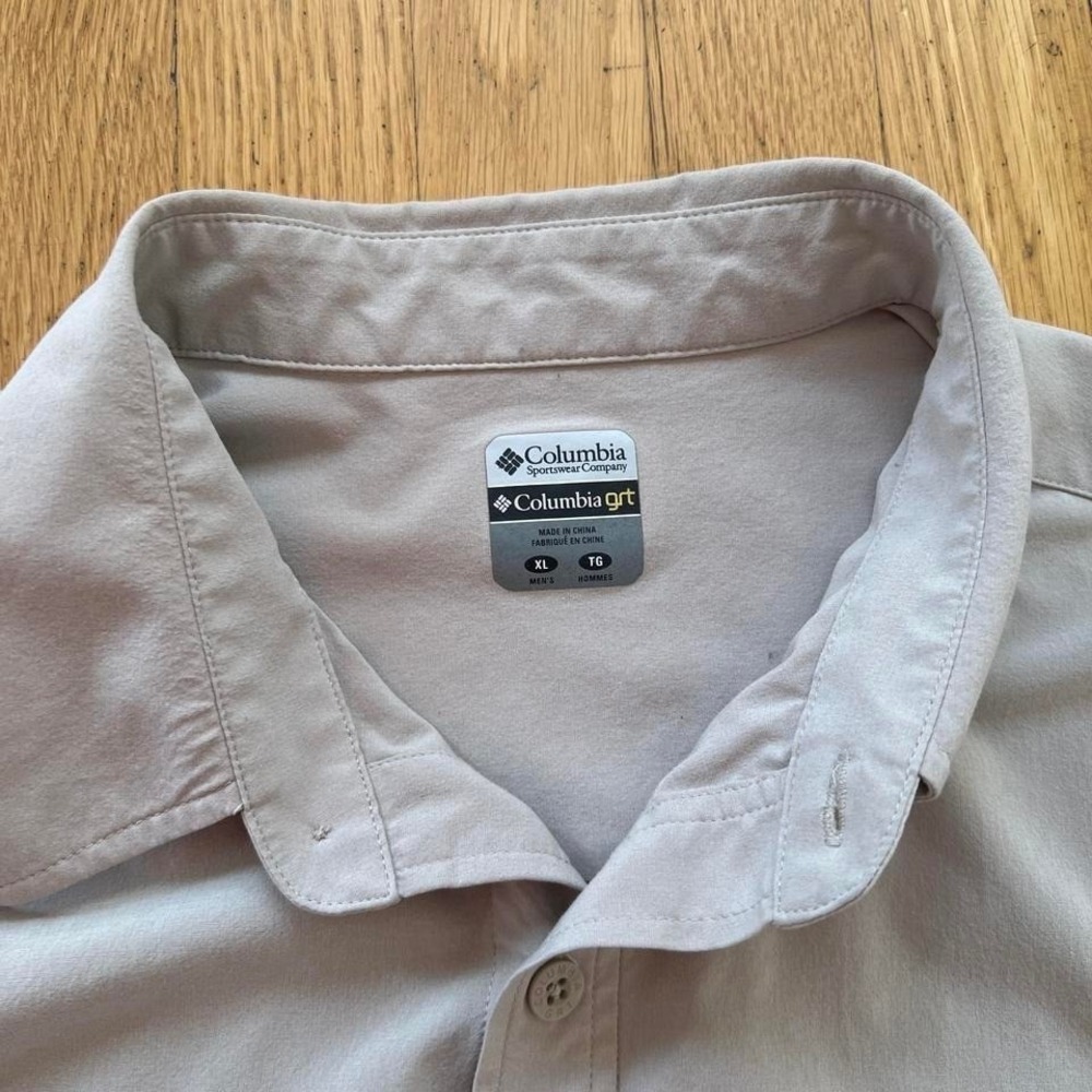 Columbia Lightweight Beige Button-Up Shirt - Picture 7 of 8